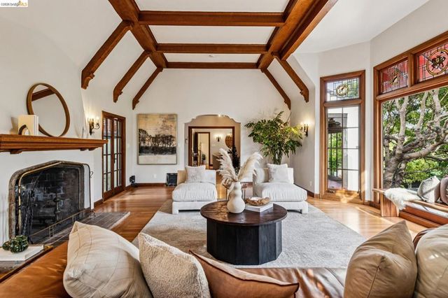 1915 Thousand Oaks Blvd, Berkeley, CA 94707