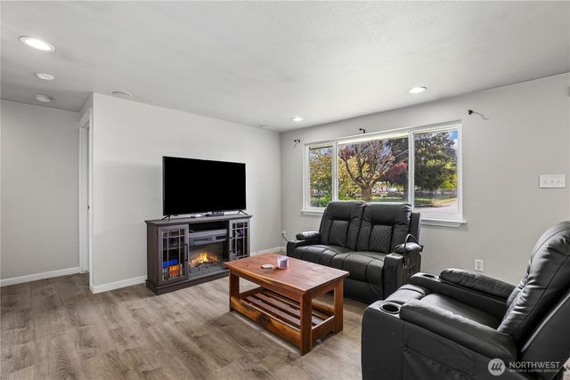 4501 Yew Lane SW, Lakewood, WA 98499
