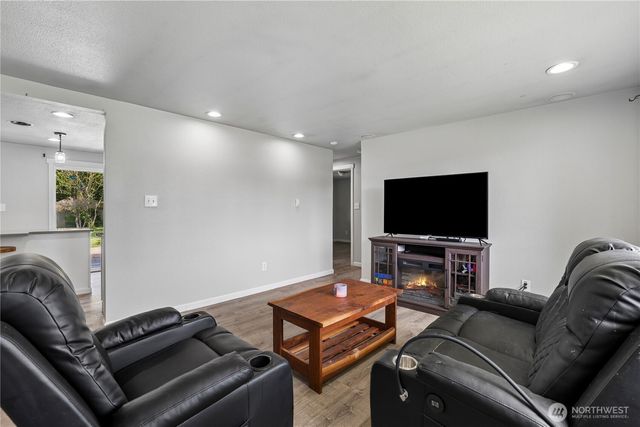 4501 Yew Lane SW, Lakewood, WA 98499