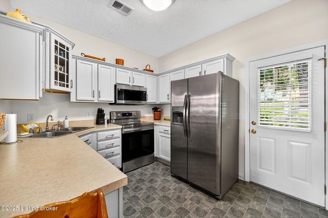 5134 Southern Charm Ln, Louisville, KY 40219