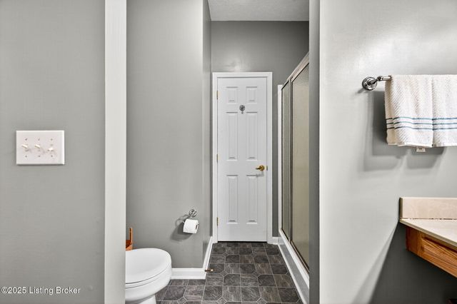 5134 Southern Charm Ln, Louisville, KY 40219