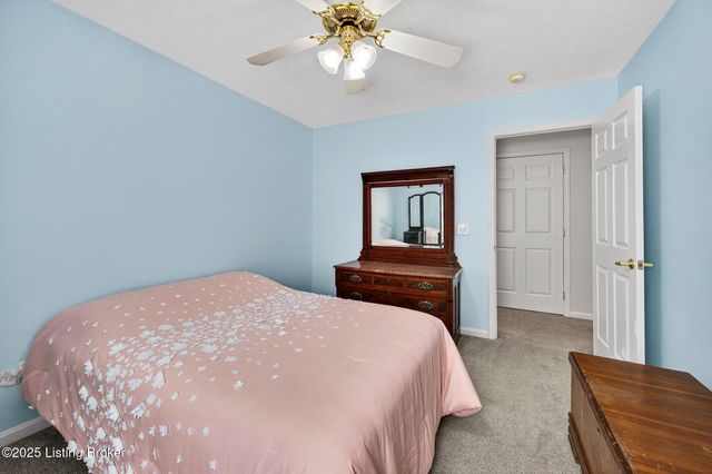 5134 Southern Charm Ln, Louisville, KY 40219