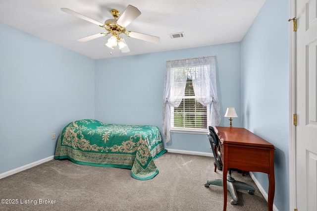 5134 Southern Charm Ln, Louisville, KY 40219