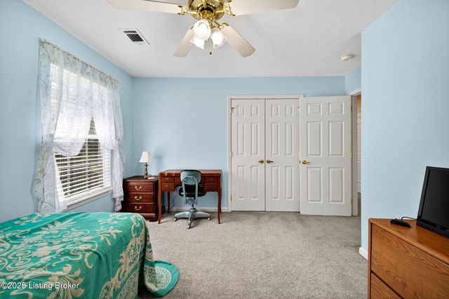 5134 Southern Charm Ln, Louisville, KY 40219