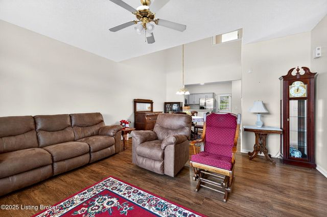 5134 Southern Charm Ln, Louisville, KY 40219