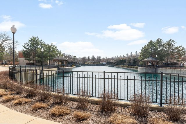351 Town Place Circle 508, Buffalo Grove, IL 60089