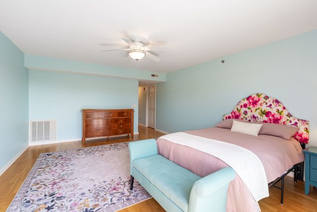 351 Town Place Circle 508, Buffalo Grove, IL 60089