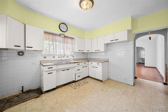 7027 Camden Court, University City, MO 63130