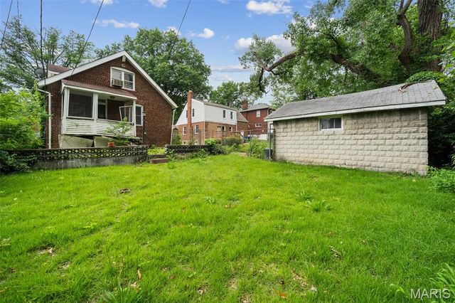 7027 Camden Court, University City, MO 63130