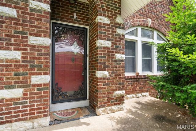 7027 Camden Court, University City, MO 63130