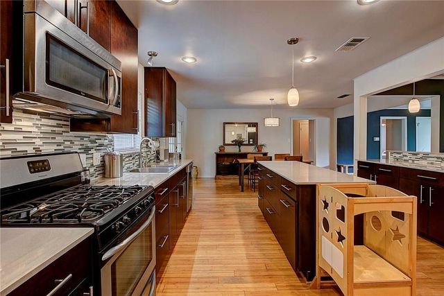 1706 Ridgemont DR, Austin, TX 78723