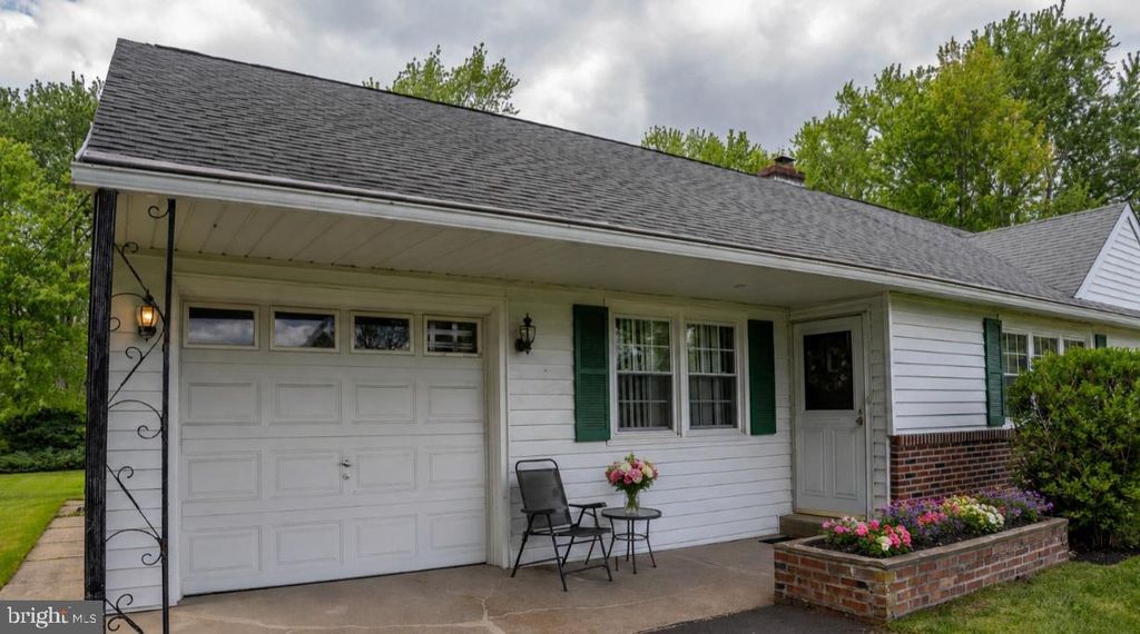 176 MARIAN AVE, SOUTHAMPTON, PA 18966 — exterior