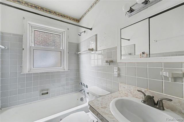 14814 Lesure Street, Detroit, MI 48227