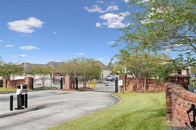 14449 Royal Villa Dr, Baton Rouge, LA 70810