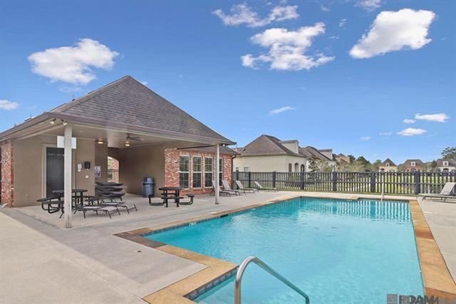14449 Royal Villa Dr, Baton Rouge, LA 70810