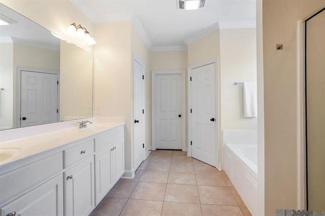 14449 Royal Villa Dr, Baton Rouge, LA 70810