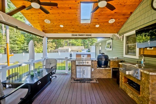 217 Hanson Dr, Springfield, MA 01128