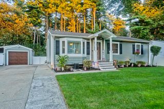 217 Hanson Dr, Springfield, MA 01128