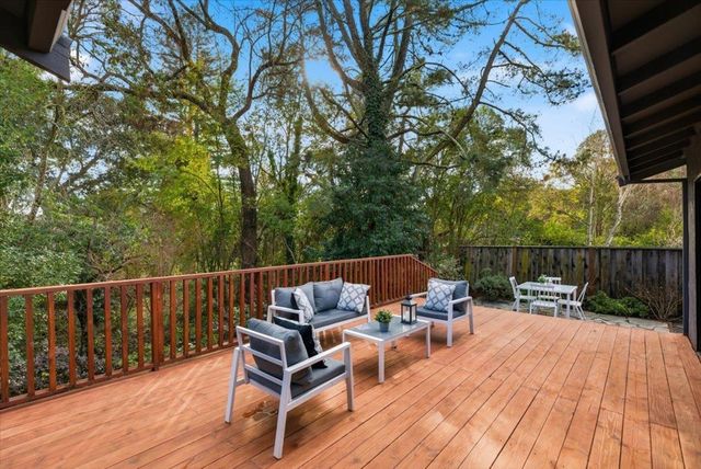 6 Sparrow Ct, Moraga, CA 94556