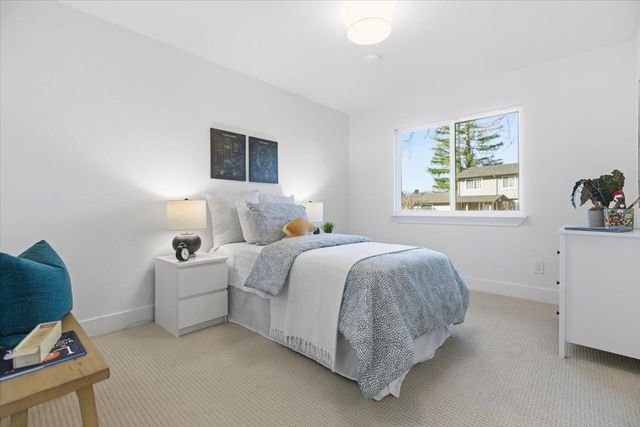 6 Sparrow Ct, Moraga, CA 94556