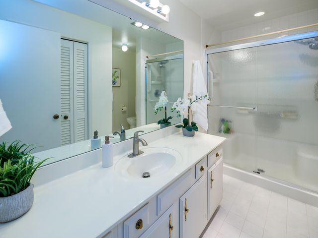 4040 Greenleaf Circle 409, Kalamazoo, MI 49008