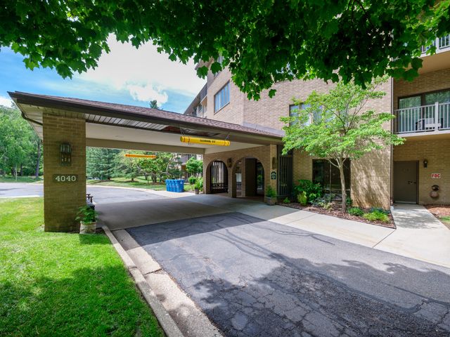 4040 Greenleaf Circle 409, Kalamazoo, MI 49008