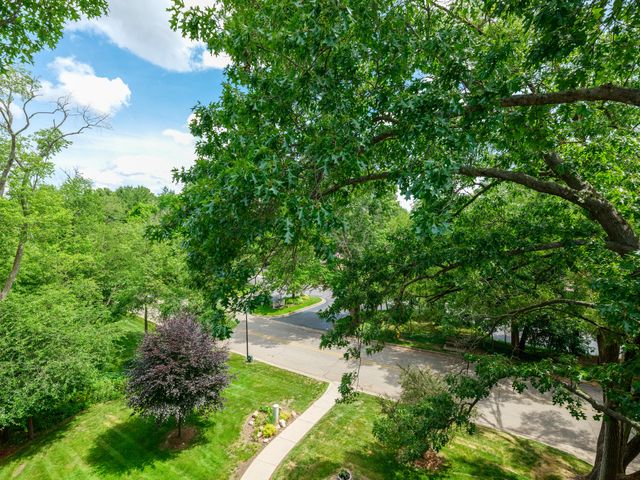 4040 Greenleaf Circle 409, Kalamazoo, MI 49008