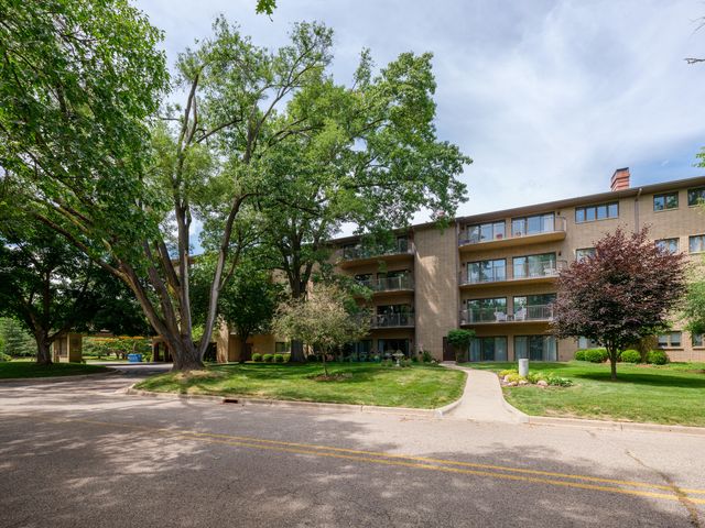 4040 Greenleaf Circle 409, Kalamazoo, MI 49008