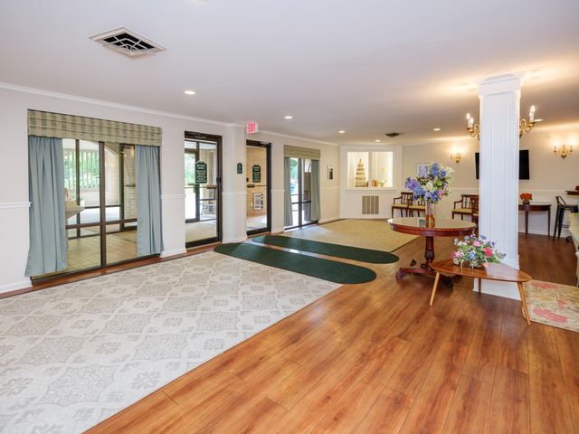 4040 Greenleaf Circle 409, Kalamazoo, MI 49008