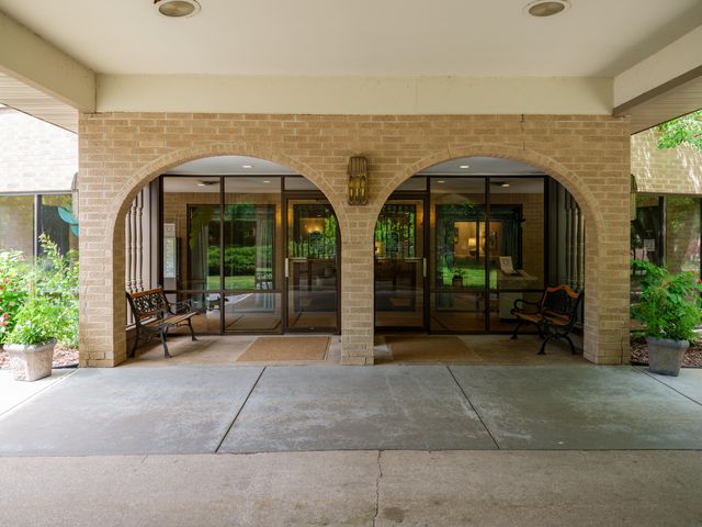 4040 Greenleaf Circle 409, Kalamazoo, MI 49008