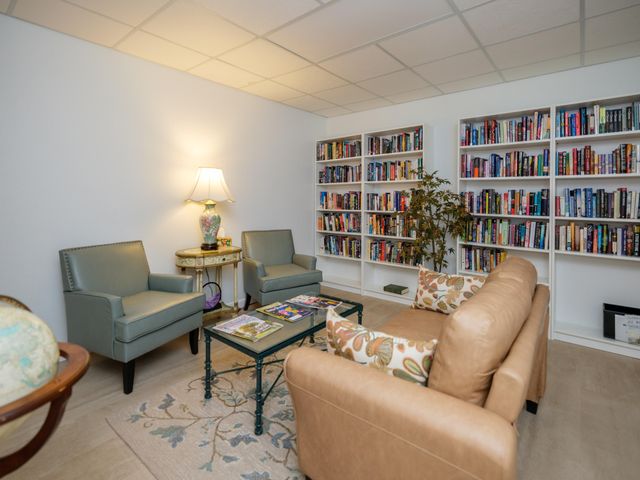 4040 Greenleaf Circle 409, Kalamazoo, MI 49008