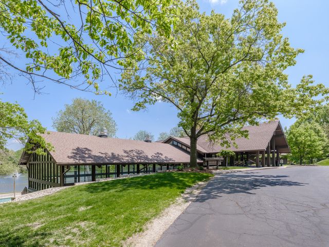 4040 Greenleaf Circle 409, Kalamazoo, MI 49008