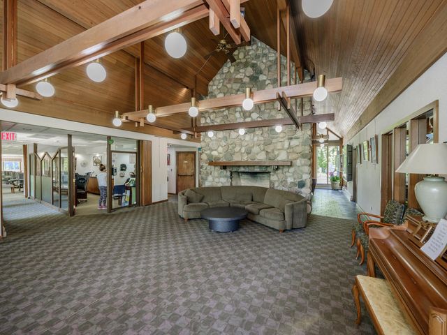 4040 Greenleaf Circle 409, Kalamazoo, MI 49008