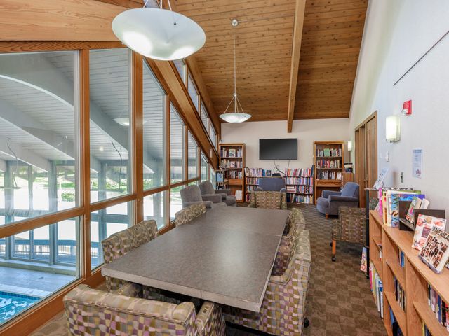 4040 Greenleaf Circle 409, Kalamazoo, MI 49008