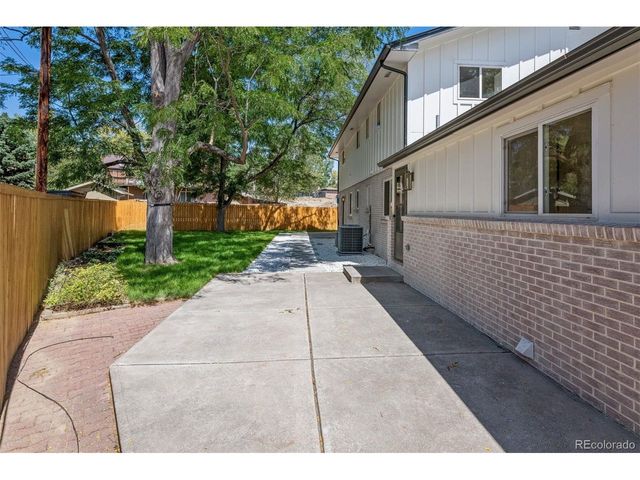 6577 Everett St, Arvada, CO 80004