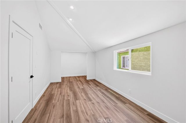 7117 Natick, Van Nuys, CA 91405