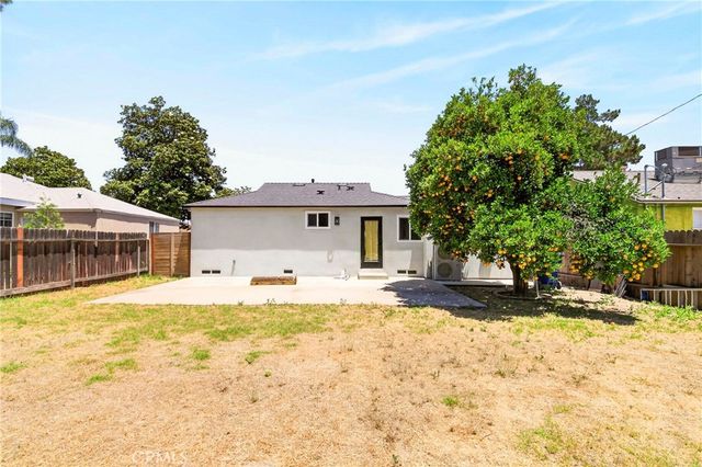7117 Natick, Van Nuys, CA 91405