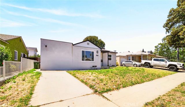 7117 Natick, Van Nuys, CA 91405