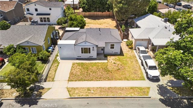 7117 Natick, Van Nuys, CA 91405