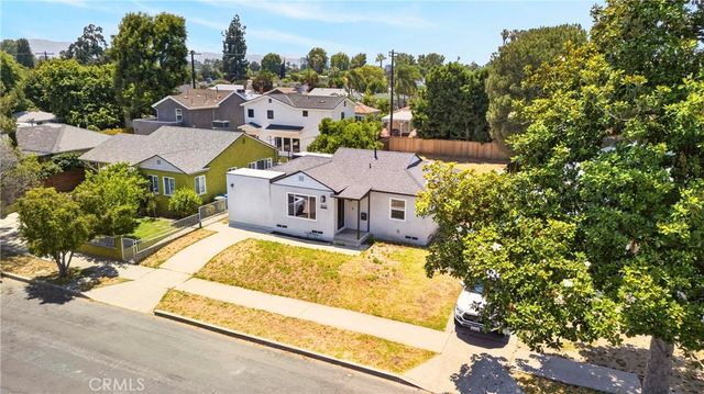 7117 Natick, Van Nuys, CA 91405