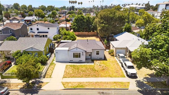7117 Natick, Van Nuys, CA 91405