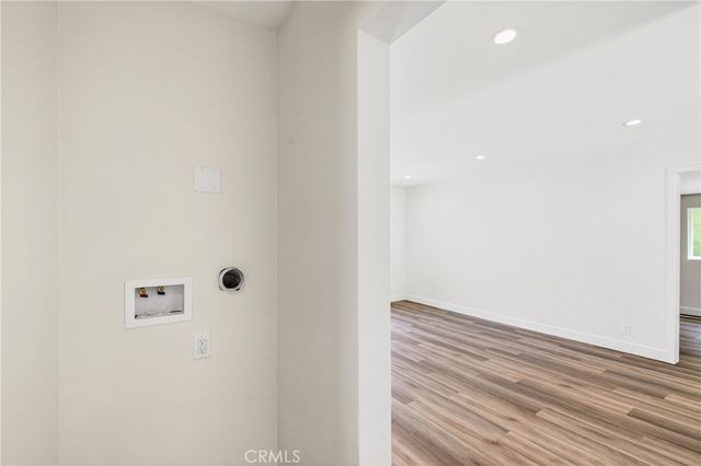 7117 Natick, Van Nuys, CA 91405