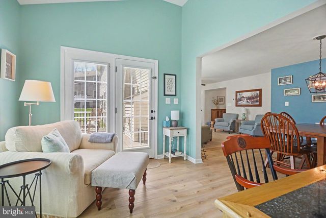 909 COUGAR POINTE CIR, Seven Valleys, PA 17360