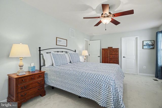 909 COUGAR POINTE CIR, Seven Valleys, PA 17360
