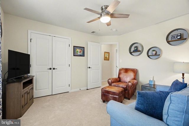 909 COUGAR POINTE CIR, Seven Valleys, PA 17360