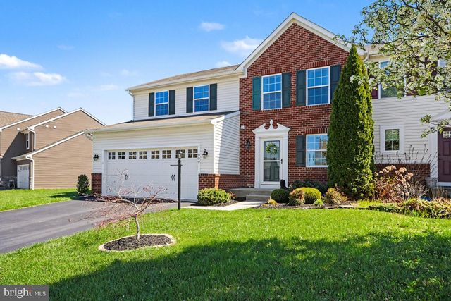 909 COUGAR POINTE CIR, Seven Valleys, PA 17360