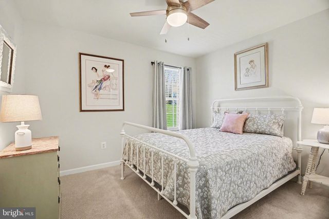 909 COUGAR POINTE CIR, Seven Valleys, PA 17360