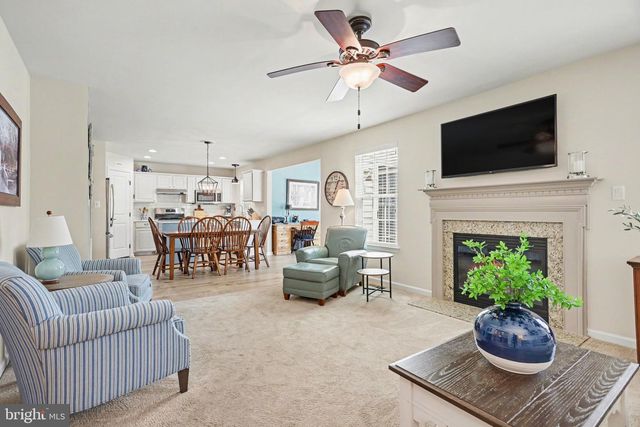 909 COUGAR POINTE CIR, Seven Valleys, PA 17360