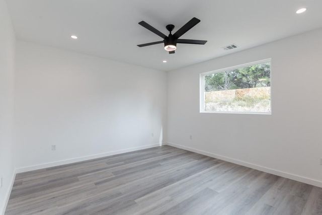 21515A Patton Ave 2, Lago Vista, TX 78645