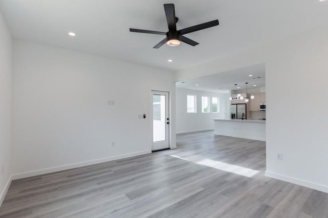 21515A Patton Ave 2, Lago Vista, TX 78645